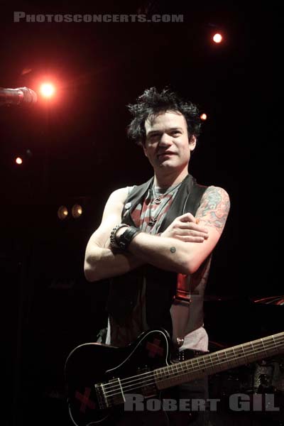 SUM 41 - 2011-02-04 - PARIS - La Maroquinerie - 